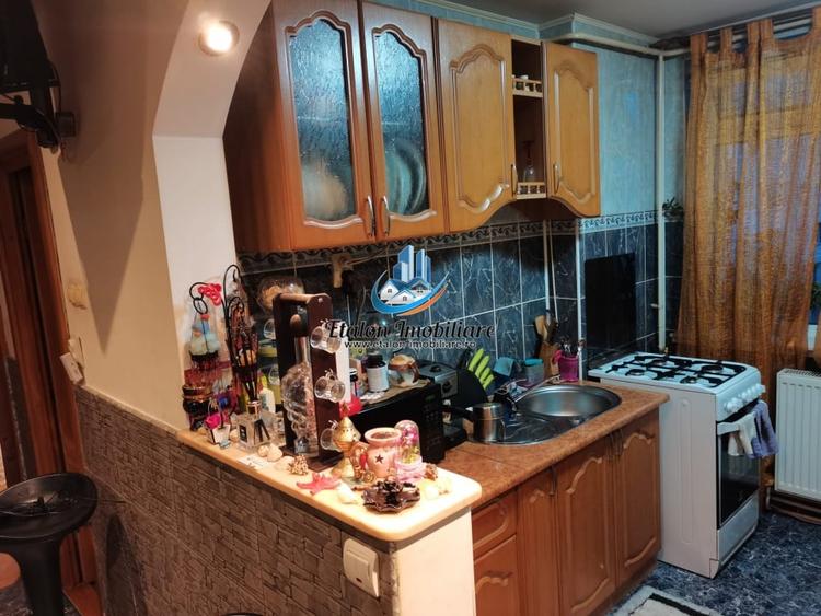Apartament cu 2 camere decomandat în Precista