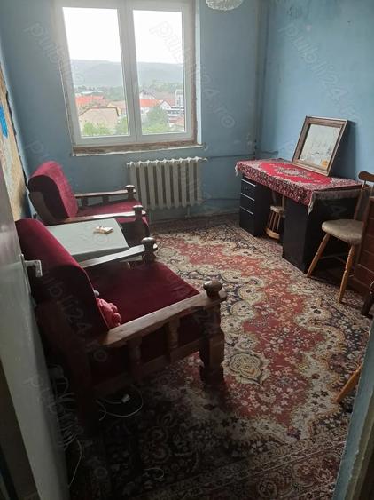 Apartament cu 4 camere decomandat în Sebeș