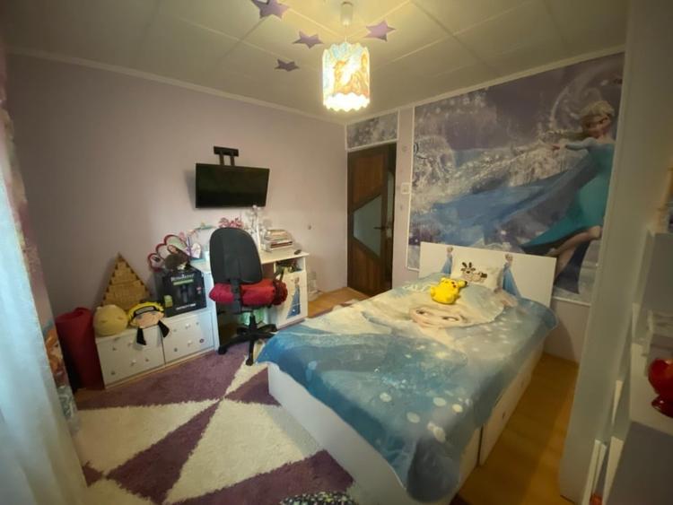 Apartament cu 3 camere decomandat, mobilat în 1 Mai