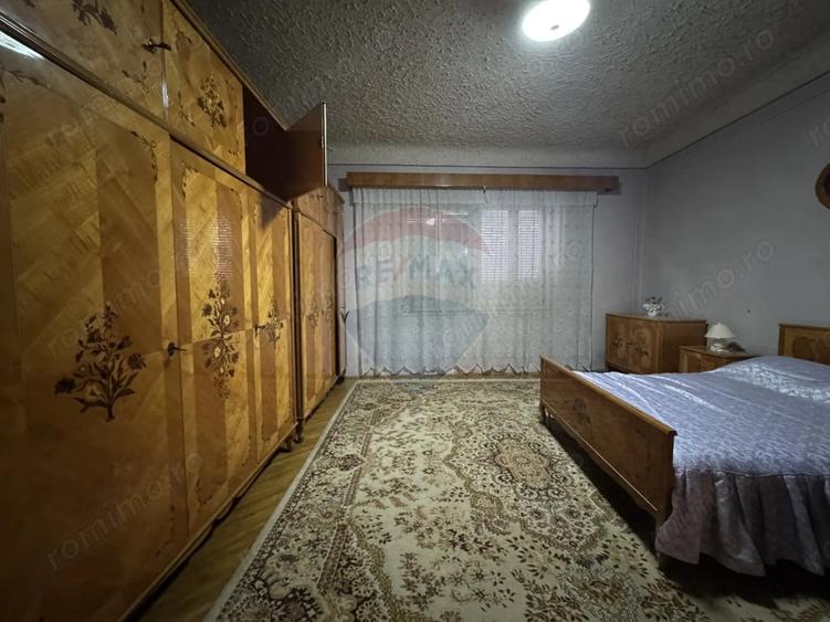 Casă cu 3 camere cu Teren 730 Mp în Central