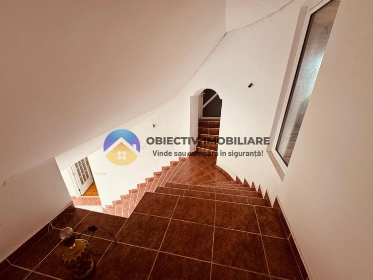 Casă individuală cu 6 camere cu Teren 3683 Mp în Agapia
