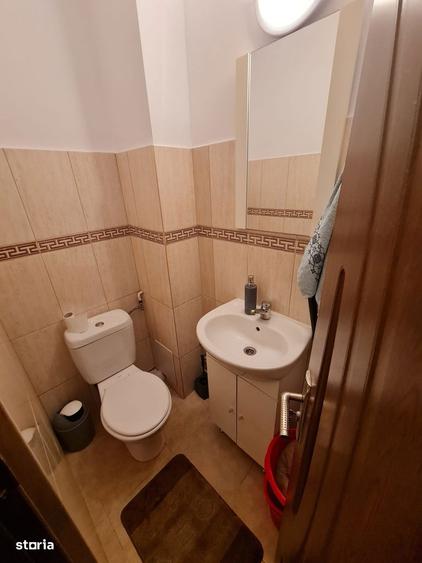 Apartament cu 3 camere decomandat, mobilat în Nicolina