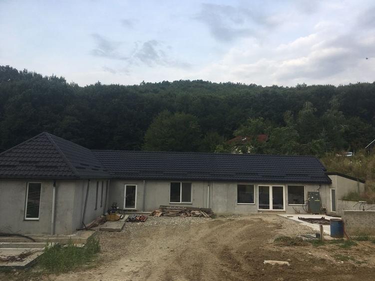 Casă cu 4 camere în Budeasa