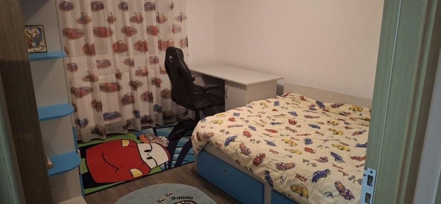Apartament cu 4 camere decomandat în Micro 3