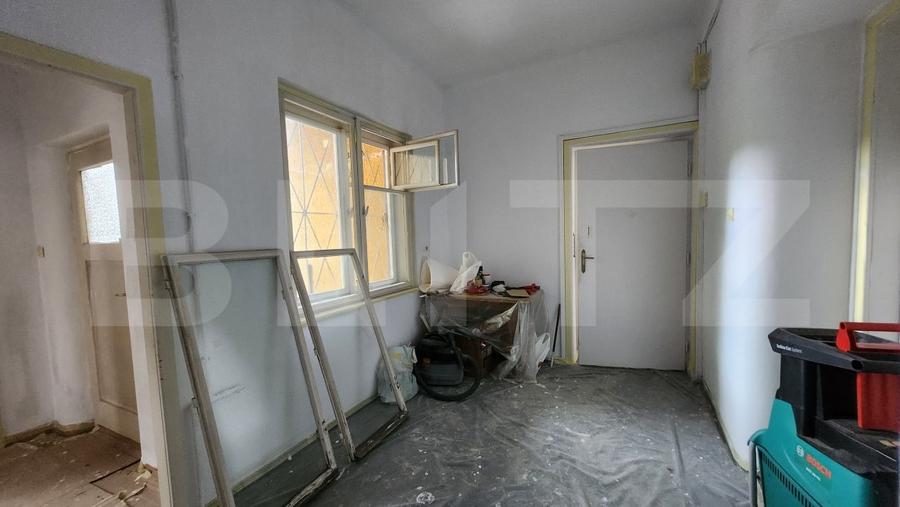 Birou, de 140 mp, în Central