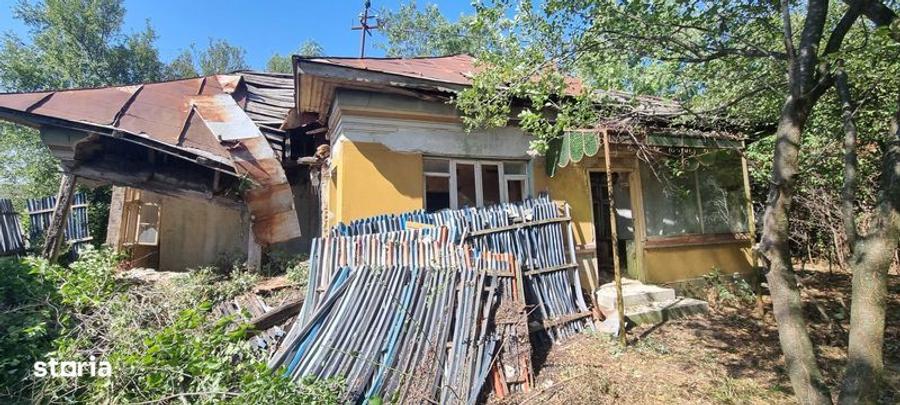 Teren de 2000 mp, în Vulpeni