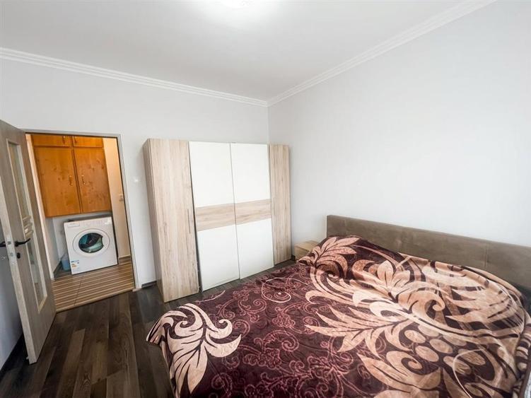 Apartament cu 3 camere decomandat în Rogerius