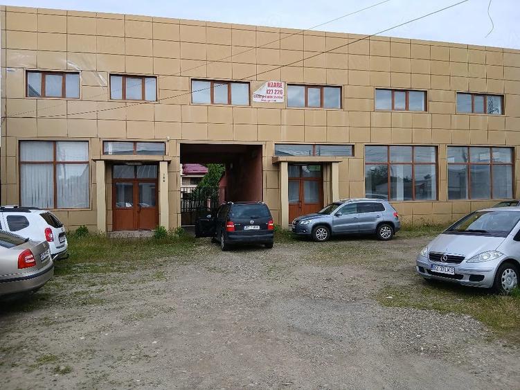 Spațiu comercial, de 600 mp, în Mărăcineni