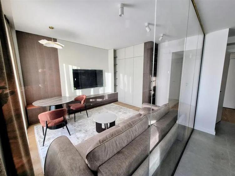 Apartament cu 2 camere decomandat, mobilat în Aviației
