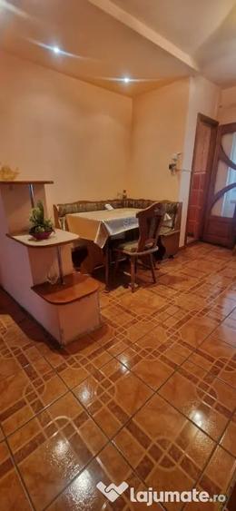 Apartament cu 3 camere decomandat în 1 Mai