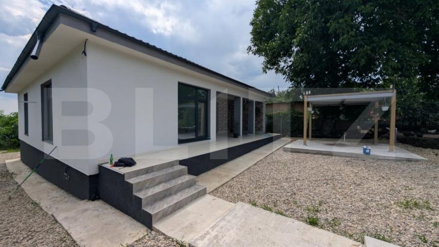 Casă cu 3 camere cu Teren 900 Mp în Răzvad
