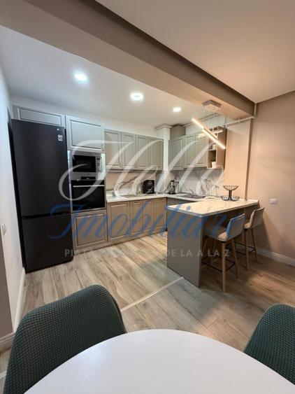 Apartament cu 3 camere decomandat, mobilat în Florești