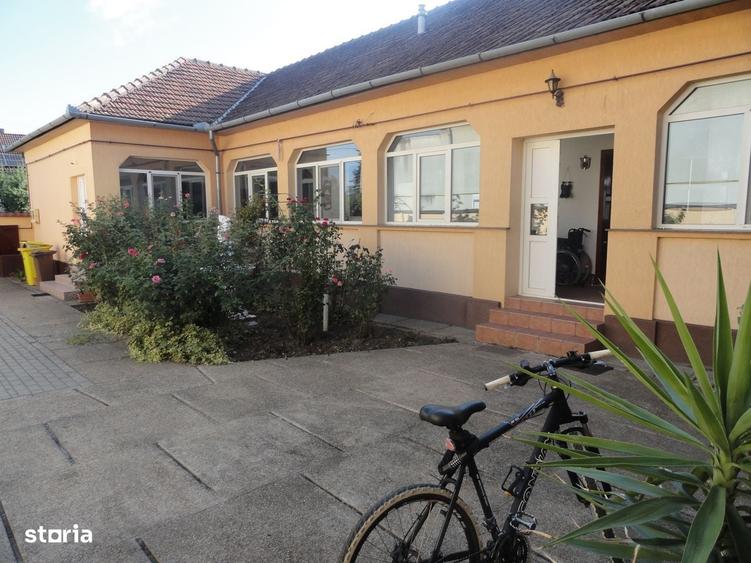 Casă cu 4 camere cu Teren 1278 Mp în Micălaca