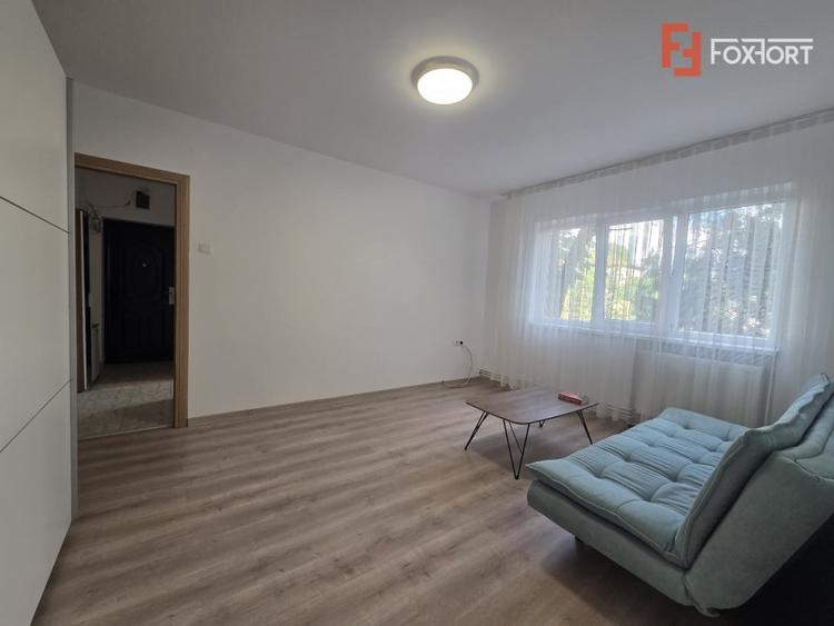 Apartament cu 2 camere semidecomandat, mobilat în Podgoria