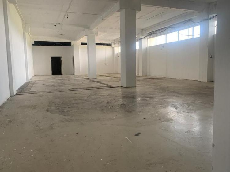 Spațiu comercial, de 2,200 mp, în Exterior Vest