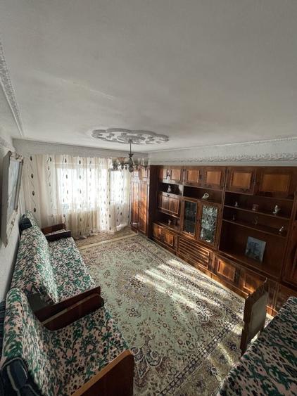 Apartament cu 3 camere decomandat în Exterior Vest