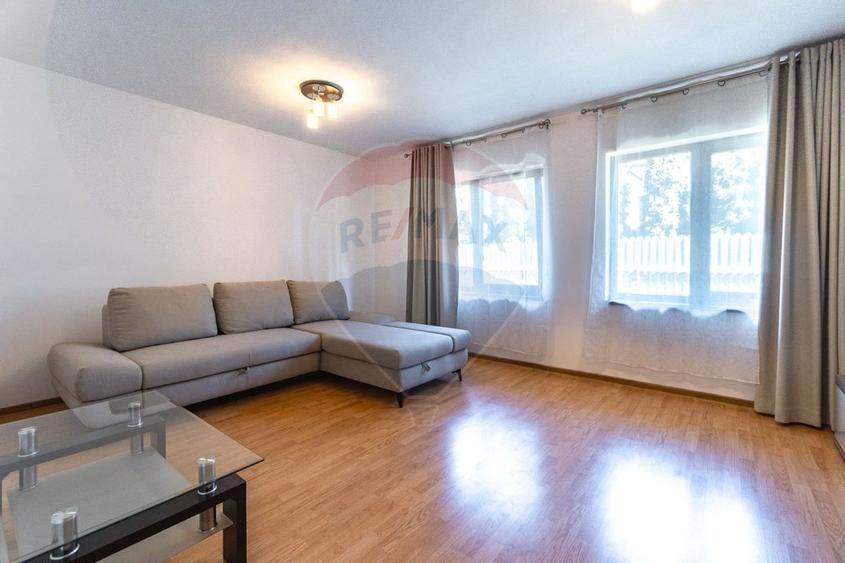 Apartament cu 2 camere decomandat în Tractorul