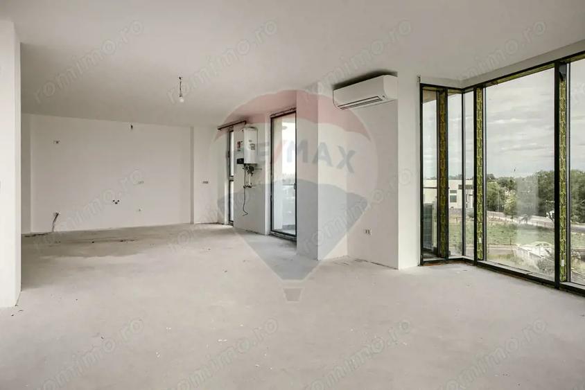 Apartament cu 3 camere semidecomandat în Subcetate