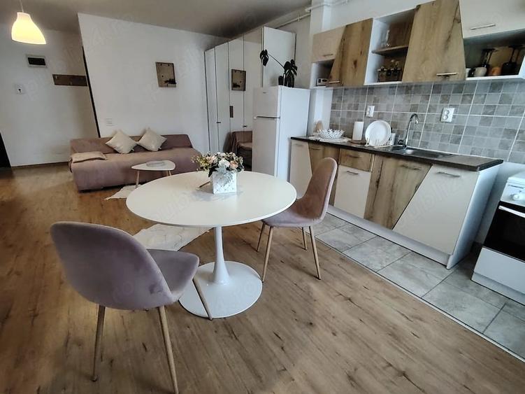 Apartament cu 2 camere semidecomandat în Florești