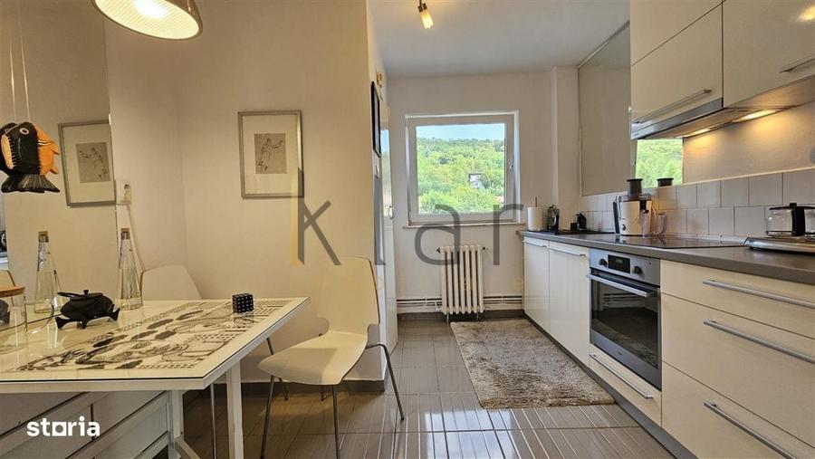 Apartament cu 4 camere decomandat în Grigorescu