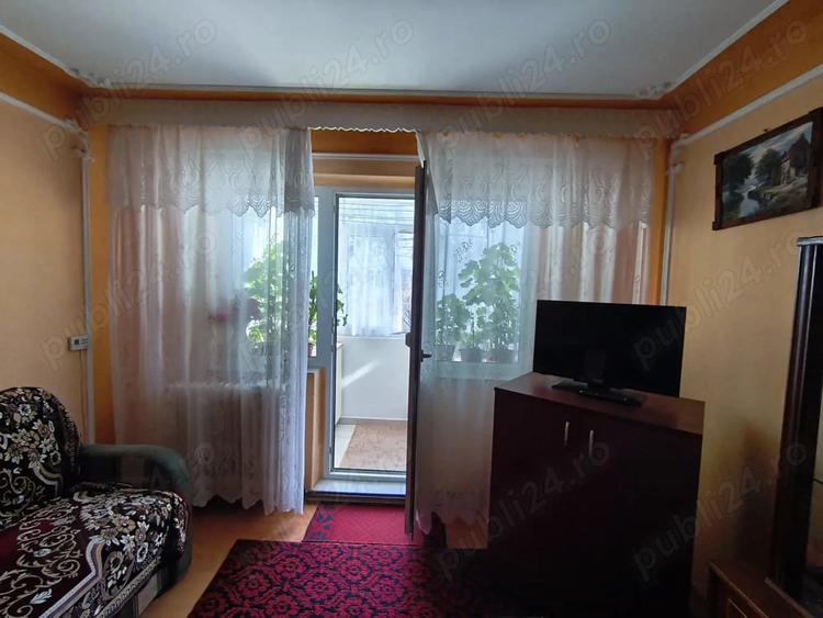 Apartament cu 3 camere semidecomandat în Zimbru