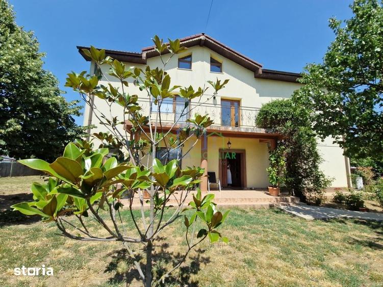 Casă cu 5 camere cu Teren 2936 Mp în Coșoveni