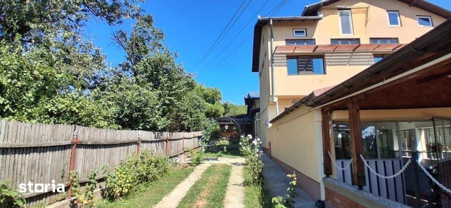 Casă cu 4 camere cu Teren 230 Mp în Central