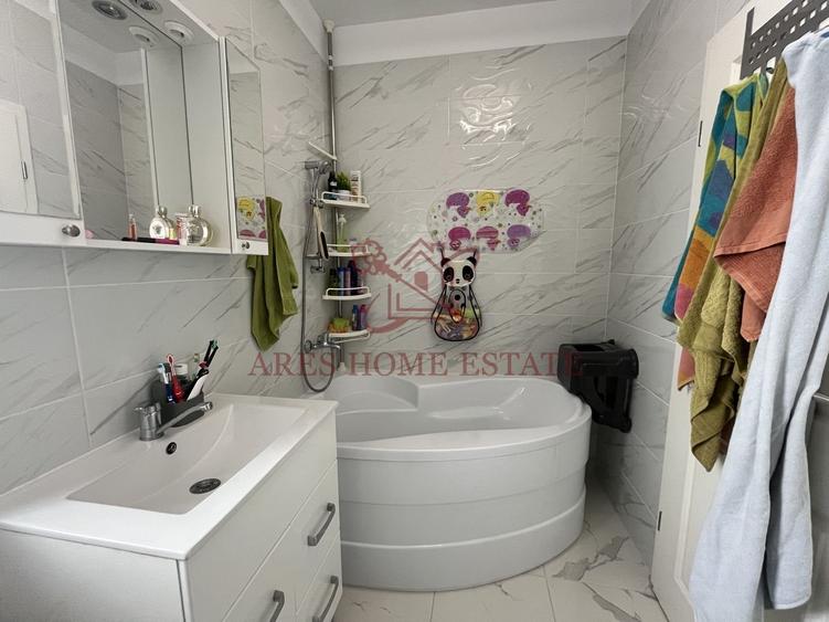 Duplex cu 3 camere cu Canalizare în Moșnița Veche