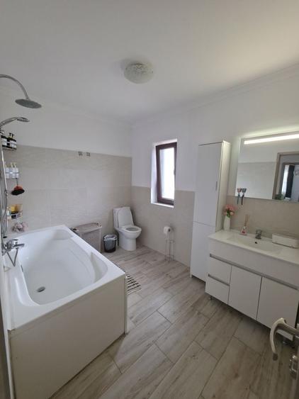 Casă cu 4 camere cu Teren 263 Mp în Utvin