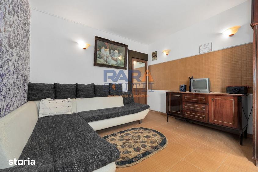 Casă cu 6 camere cu Teren 428 Mp în Horia