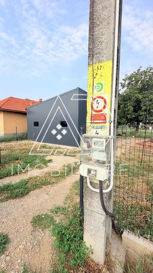 Spațiu comercial, de 100 mp, în Drăguțești
