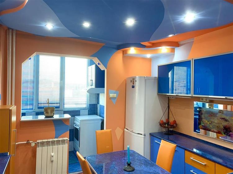 Apartament cu 3 camere decomandat în Cantemir