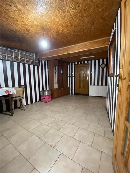 Casă individuală cu 6 camere cu Teren 1800 Mp în Curățele