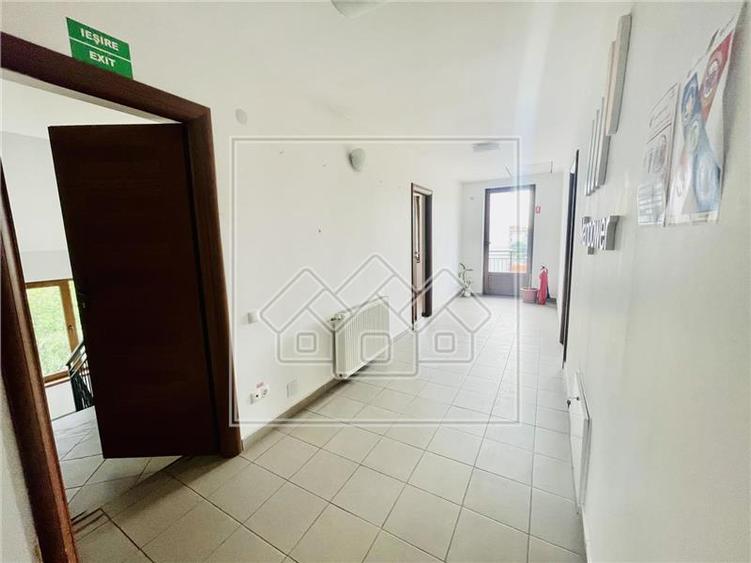 Birou, de 130 mp, în Calea Dumbrăvii
