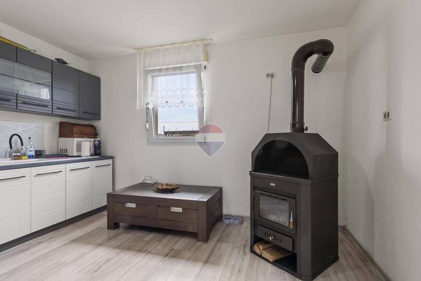 Casă individuală cu 3 camere cu Teren 491 Mp în Vladimirescu