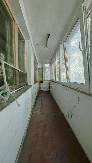Apartament cu 4 camere semidecomandat în Gorjului