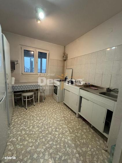 Apartament cu 3 camere decomandat în Rahova