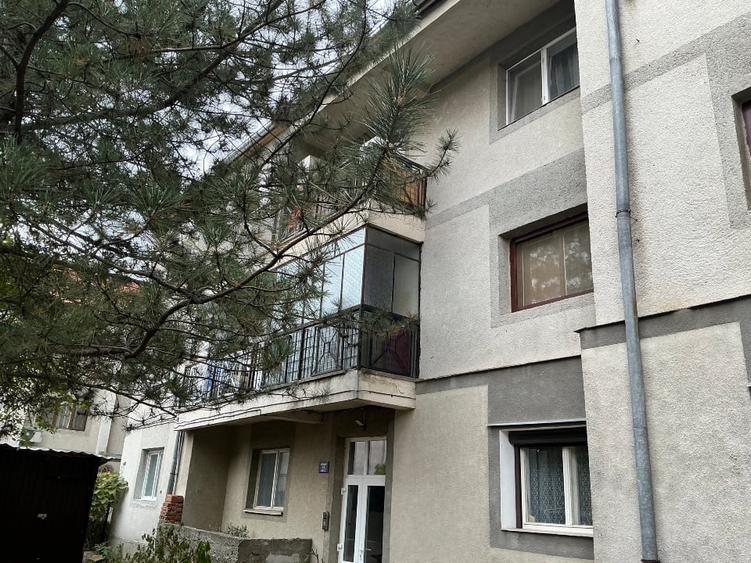 Apartament cu 3 camere decomandat, mobilat în Central