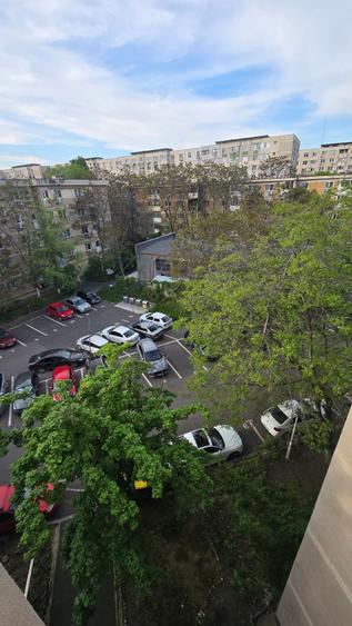 Garsonieră decomandată, mobilată în Crângași