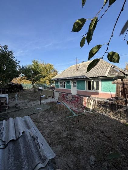Teren 450mp cu casa batraneasca de vanzare in oras