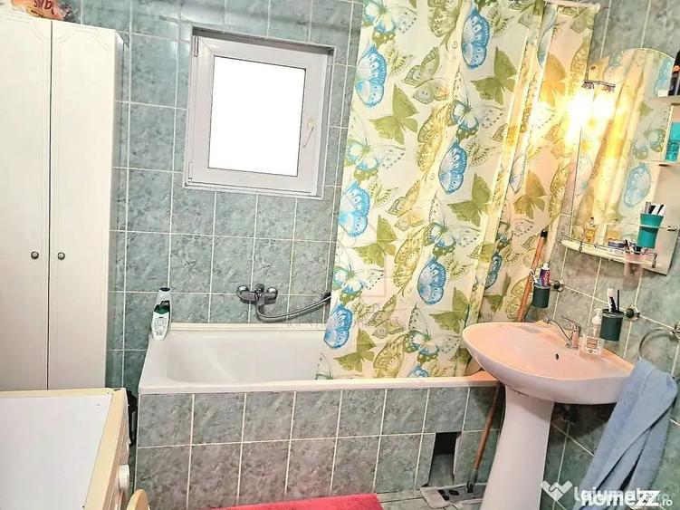 Apartament cu 3 camere decomandat în Plopilor