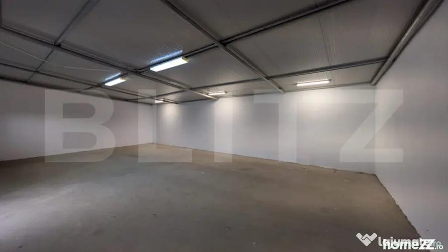 Spațiu comercial, de 450 mp, în Micro 6