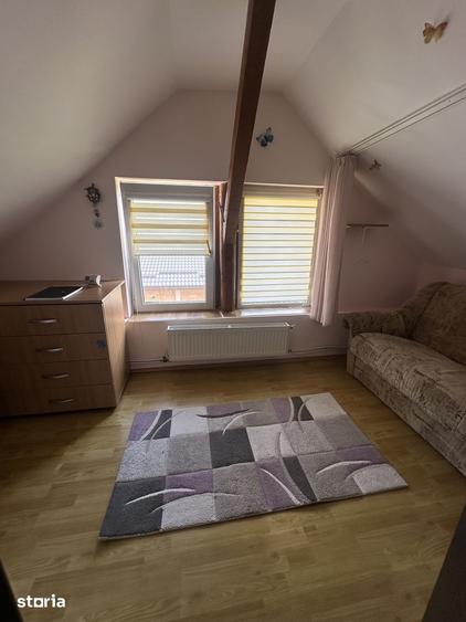 Apartament cu 4 camere în Florești