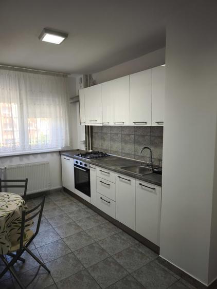 Apartament cu 2 camere decomandat, mobilat în Brâncoveanu
