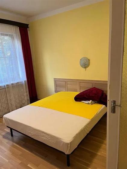 Apartament cu 4 camere decomandat în Central