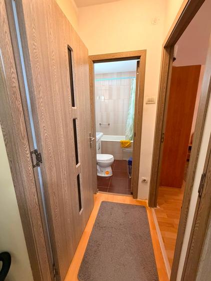 Apartament cu 3 camere semidecomandat în Drumul Taberei