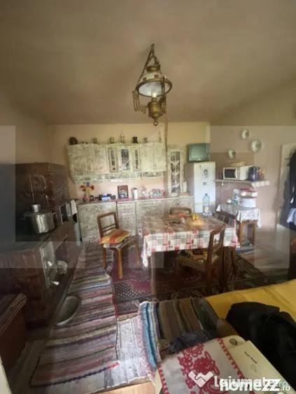 Casă cu 3 camere cu Teren 2100 Mp în Central