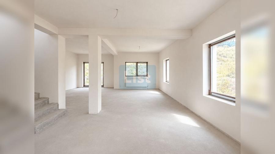 Casă cu 4 camere cu Teren 474 Mp în Dezmir