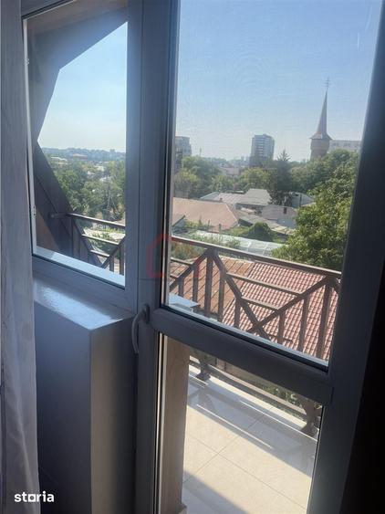 Apartament cu 4 camere decomandat în Colentina