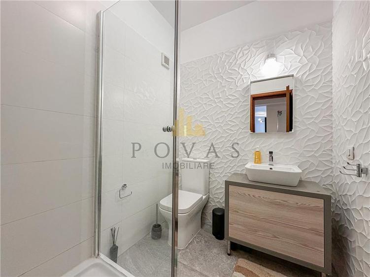 Apartament cu 3 camere semidecomandat, mobilat în Herăstrău